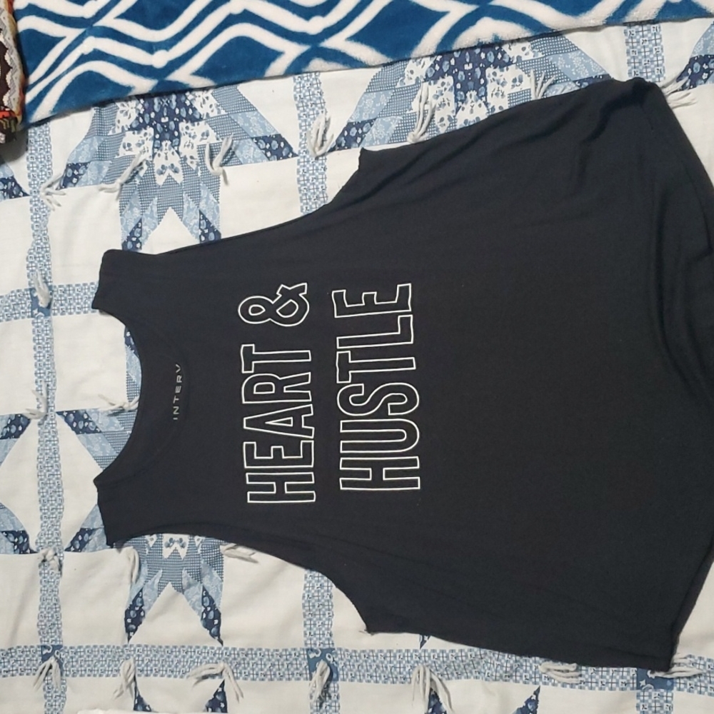 Black Muscle Tee workout tank Interval size small
